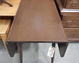 #5094 • Drop Leaf Table