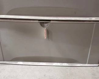 #3294 • Rubbermaid Plastic Storage Chest