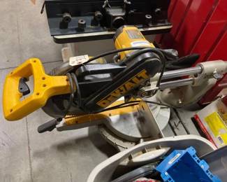 #3212 • DeWalt Sliding Compound Miter Saw