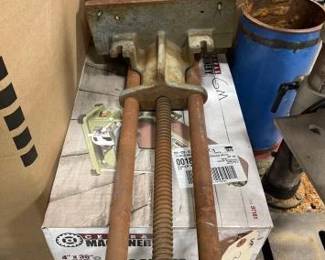 #3060 • Metal Press and Belt & Disc Sander