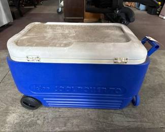 #2300 • Igloo Cool Roller 70