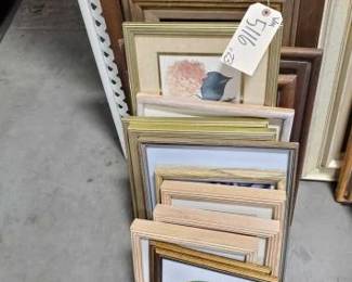 #5116 • 23 Picture Frames