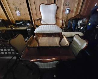 #2364 • Dining Room Table and Chairs