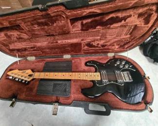 #1026 • Peavey Electric Guitar