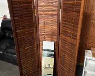 #2240 • Privacy Divider and Wall Shelf Kit