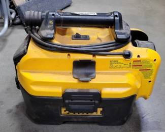 #3116 • Dewalt Wet/Dry Vacuum