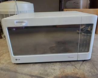 #1556 • LG Microwave