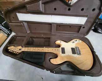 #1042 • Peavey Electric Guitar