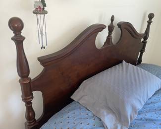 Middle finial has been repaired