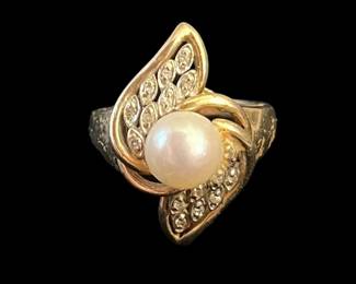 10k Diamond Pearl Ring