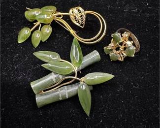 Lot 047 2 Bid(s)
Jade Style Gold Tone Set of 2 Brooches and 1 Ring