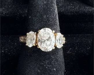 Lot 031-H 2 Bid(s)
14k Gold Cubic Zirconia Ring Size 7