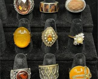 Lot 050-B 1 Bid(s)
Costume Jewelry Rings Set of 9 Sizes 7,8,9