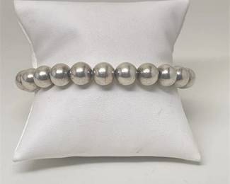 Lot 021 14 Bid(s)
Tiffany & Co Hardware Bracelet Sterling Silver Ball Beads