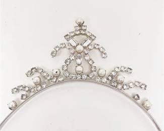 Lot 094 0 Bid(s)
Vintage Rhinestone Tiara Headband