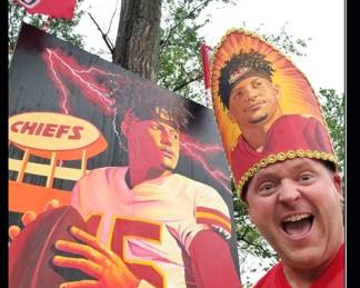 Jeff Parson with his Patrick Mahomes painting