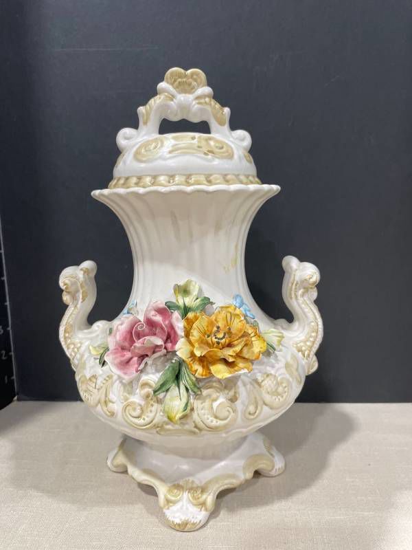 L & L Estate Sales We are featuring a wonderful... starts on 12/15/2023