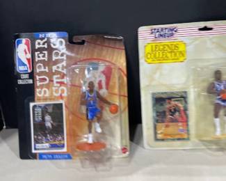 Starting Lineup figurines Anfernee Hardaway and Oscar Robertson in boxes