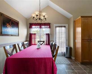Dining table with 8 chairs and 2 extensions