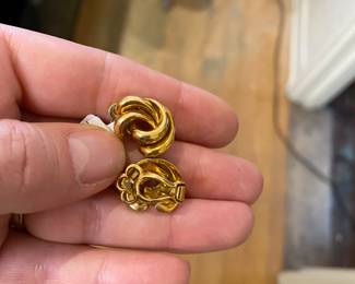 gold earrings