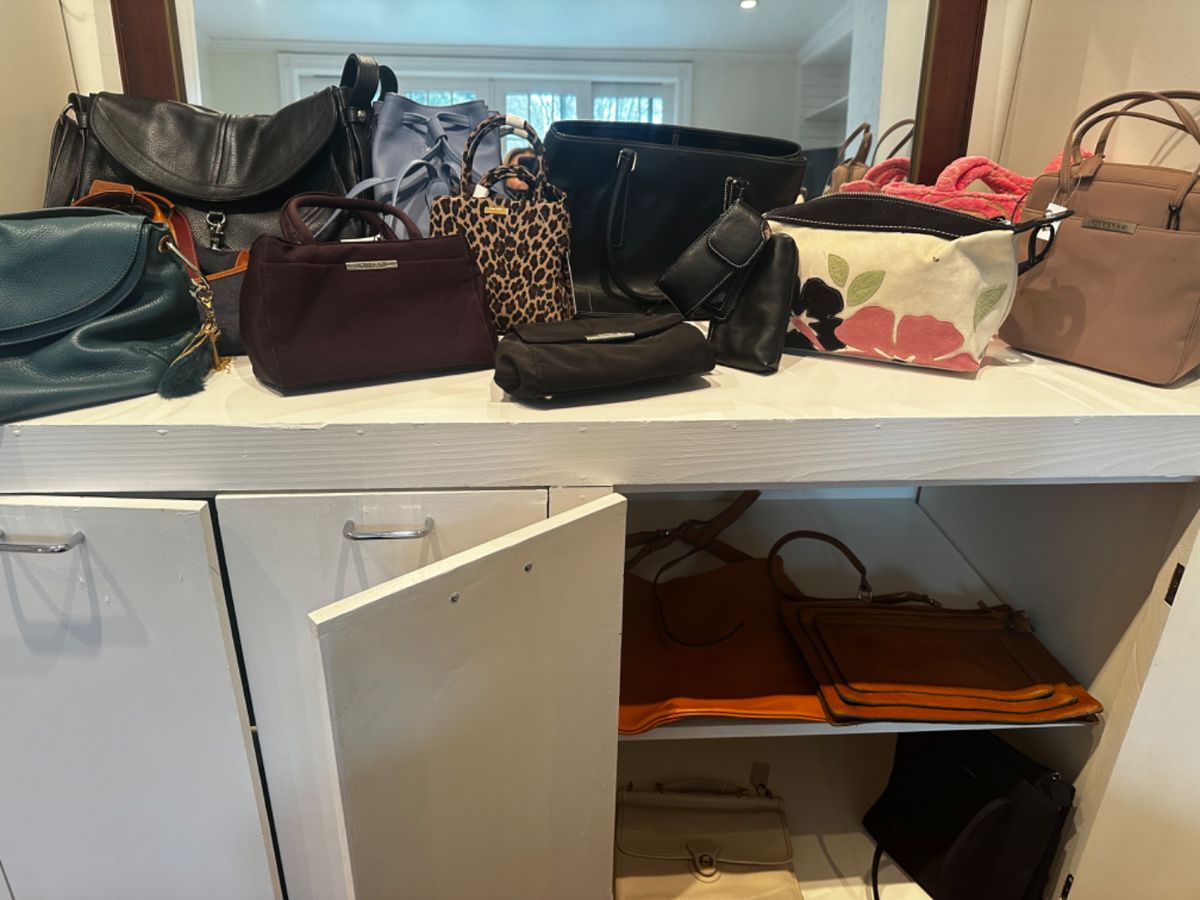 Estate sales by yasemin in Southampton, NY starts on 12/22/2023