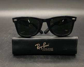 Vintage Ray Ban Sunglasses w case