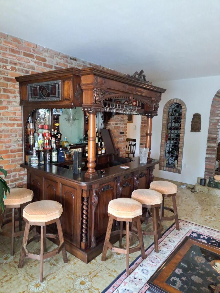 Belle Meade Island Home by Blue Moon Estate Sales starts on 1/13/2024