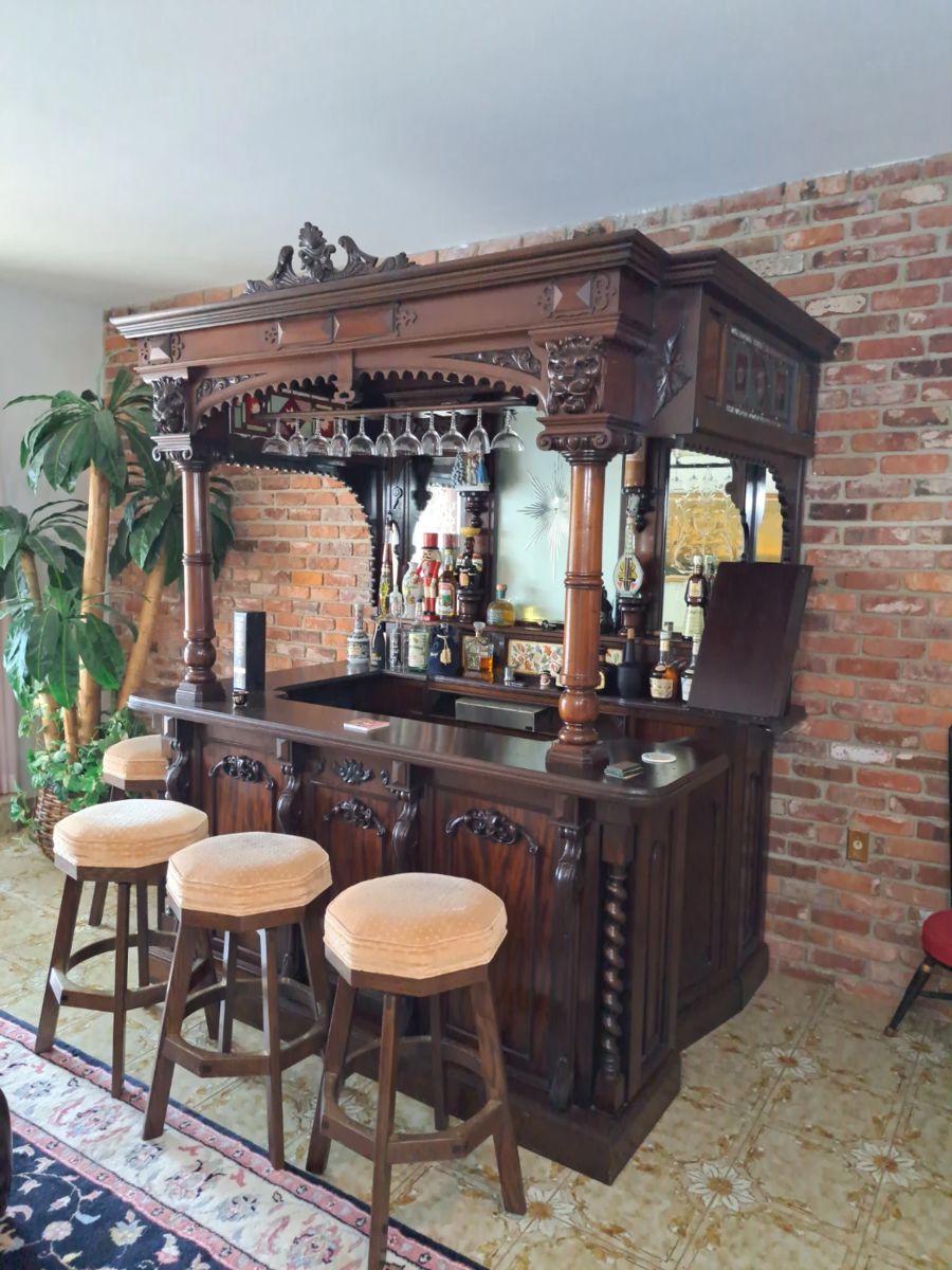 Belle Meade Island Home by Blue Moon Estate Sales starts on 1/13/2024