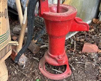 Vintage Red pump $125