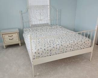 metal frame Queen bed