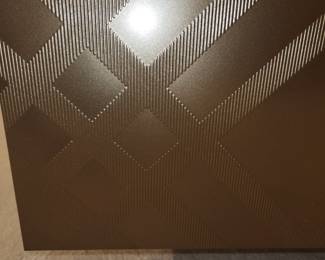 finish on fronts of dressers