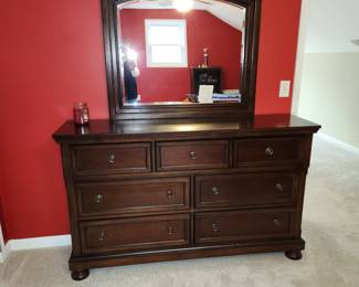 65 x 39 x 18 dresser