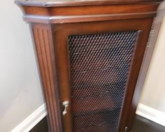 Tray top wine cabinet