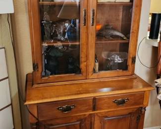 TELL CITY Solid Hard Rock Maple Colonial Early American 36" Buffet w. China Cabinet