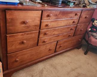 Mid Century Modern Dresser - 8 Drawers