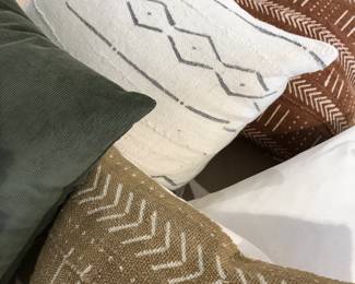 Throw pillows 