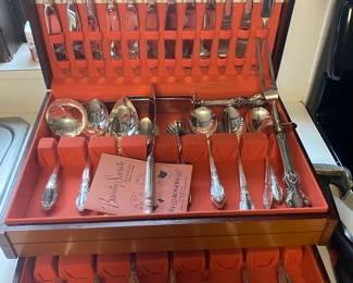 Estate Sales By Olga in Mountainside NJ 2024