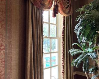 Several windows of drapes & valances