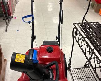 Toro snow blower, 18"