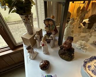A Table full of Vintage Treasures! Music Boxes, Willow Tree, Tiffany Style Lamp and MORE!