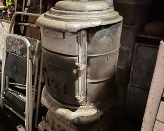 Fantastic Wood burning stove in Garage! 