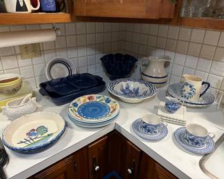 Some truly lovely kitchen stoneware (Vintage  Contemporary) in a variety of blues! The upper left corner you can see a few pieces of Vintage Pyrex too! 
