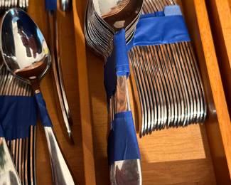 Retroneu “KENT” 18/8 Glossy Stainless Flatware - Made in Korea - over 200 pieces!