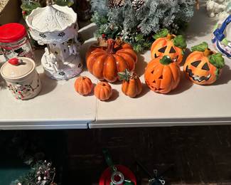 A table full of nice holiday pieces! Christmas, Halloween and Easter! 