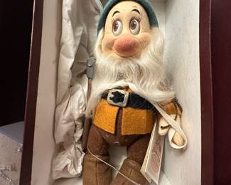 A RARE set of Michigan Artist - R. John Wright - Snow White and the Seven Dwarfs Dolls! 8 Dolls in their original boxes, complete! Made In Vermont!
