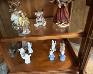 Preliminary walkthrough photo: 

Lots of knickknacks and smalls found in every room!