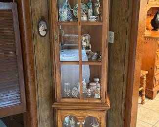 Preliminary walkthrough photo: 

Great China cabinet! 