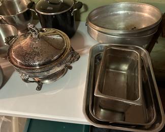 A great vintage roaster and some large oblong cake/roasting pans! 