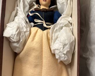 A RARE set of Michigan Artist - R. John Wright - Snow White and the Seven Dwarfs Dolls! 8 Dolls in their original boxes, complete! Made In Vermont!