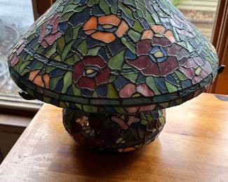 Preliminary walkthrough photo: 

Close up of the lamp!!